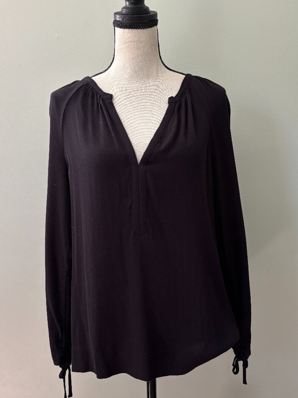 Point Sur Black Tie-Cuff Peasant Blouse Small Like New